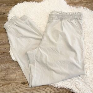 Athleta Gray Elastic Waist Joggers Women’s Activewear Pants 16 Athleisure